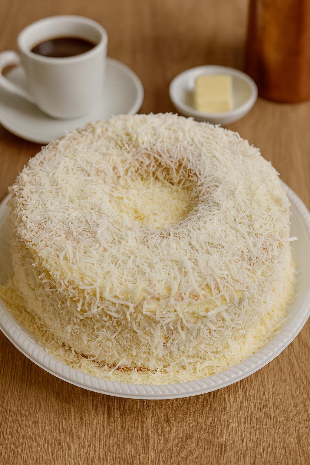 Bolo Gelado de Coco com Leite Condensado